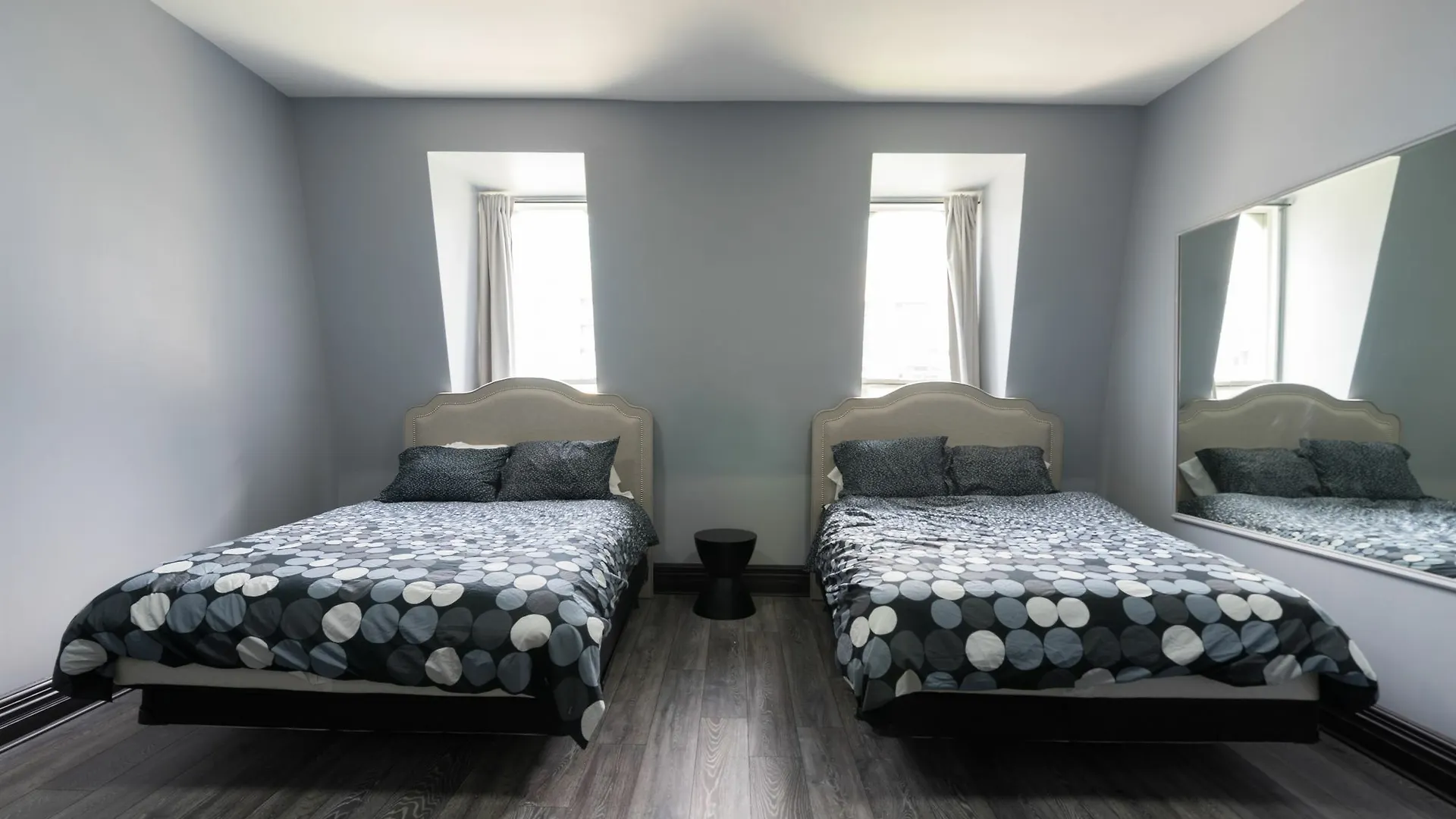 Applewood Suites - West Queen West Loft Toronto Apartment